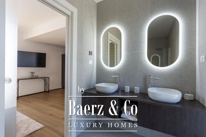 Image No.17-4 Bed Villa for sale