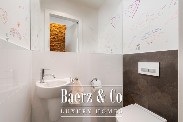 Image No.18-4 Bed Apartment for sale