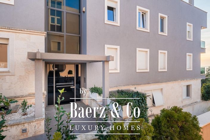 Image No.28-4 Bed Apartment for sale