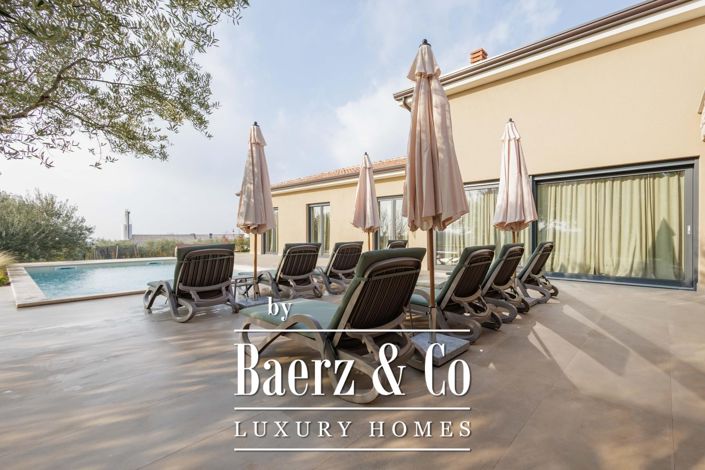 Image No.3-Villa de 4 chambres à vendre à Kaštelir-Labinci