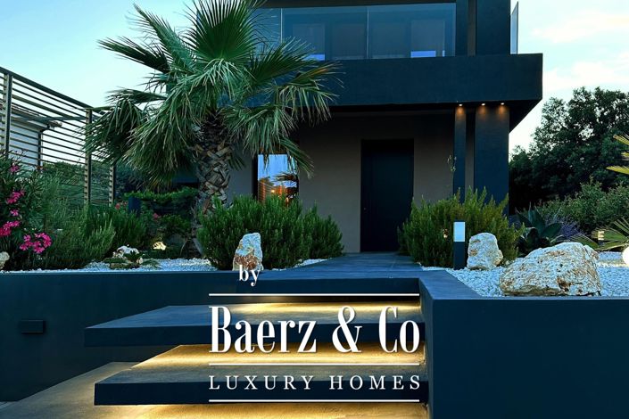 Image No.29-3 Bed Townhouse for sale