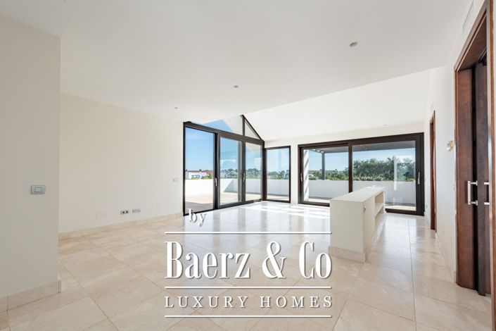 Image No.24-4 Bed Property for sale