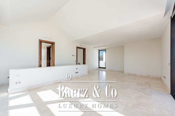 Image No.25-4 Bed Property for sale