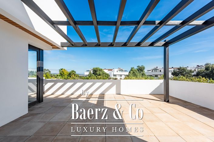 Image No.30-4 Bed Property for sale