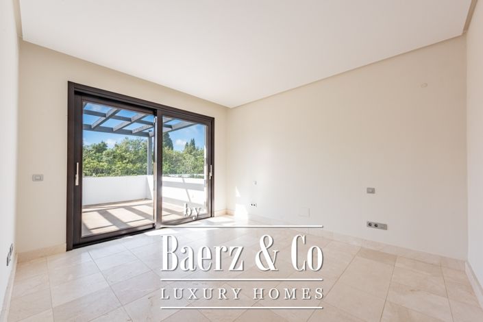 Image No.7-4 Bed Property for sale