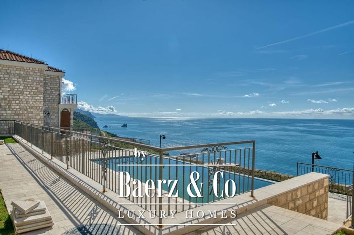 Image No.8-24 Bed House/Villa for sale