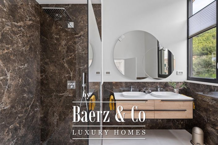 Image No.12-3 Bed Property for sale