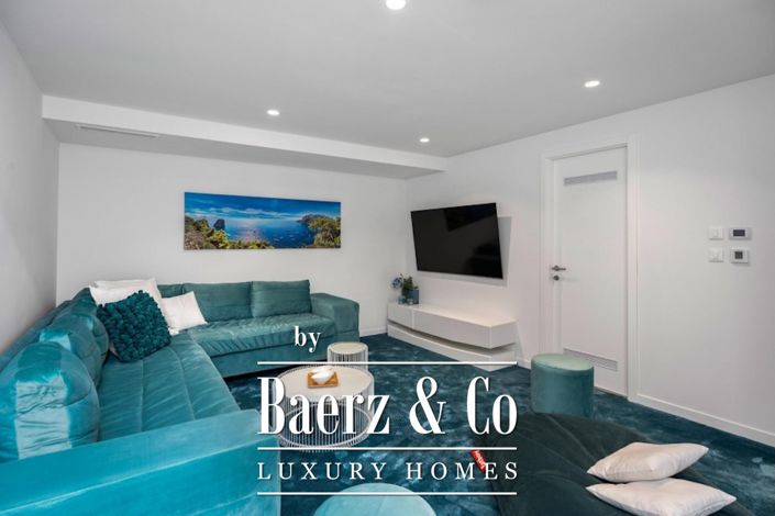 Image No.16-3 Bed Property for sale