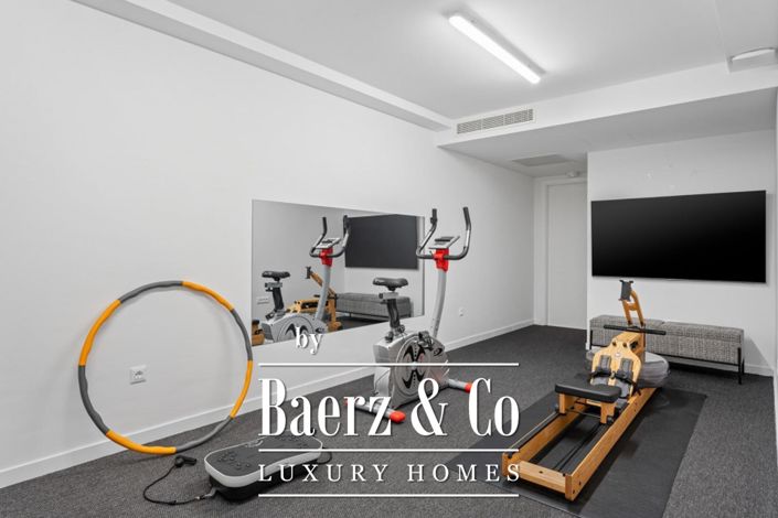 Image No.17-3 Bed Property for sale