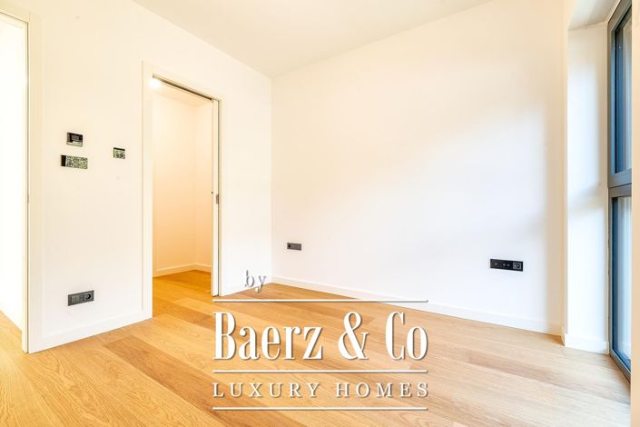 Image No.8-4 Bed Apartment for sale