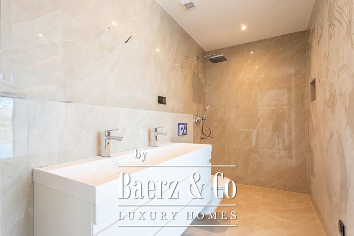 Image No.17-3 Bed Villa for sale