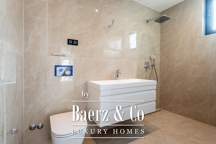 Image No.18-3 Bed Villa for sale