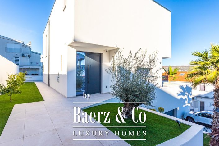 Image No.24-3 Bed Villa for sale