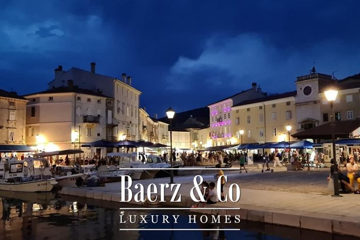 Image No.17-15 Bed House for sale