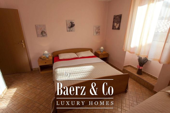 Image No.4-15 Bed House for sale