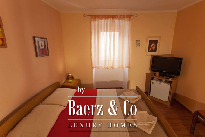 Image No.6-15 Bed House for sale