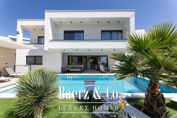 Image No.3-5 Bed Villa for sale