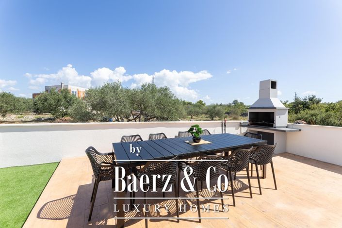 Image No.34-5 Bed Villa for sale