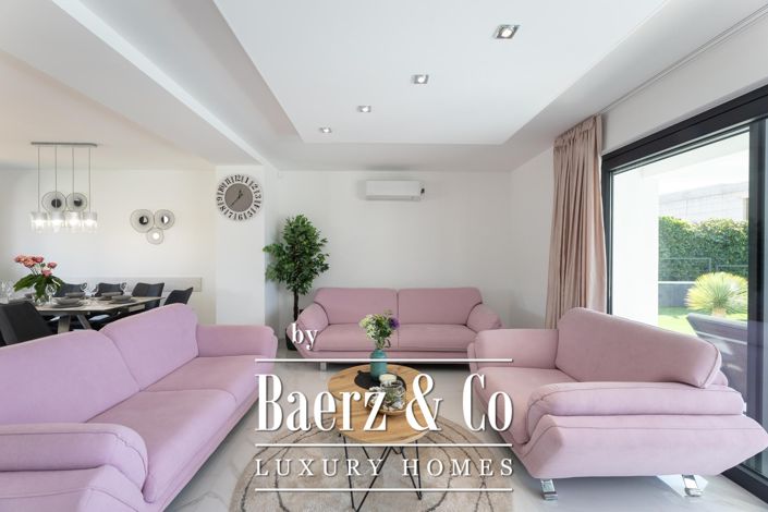 Image No.6-5 Bed Villa for sale