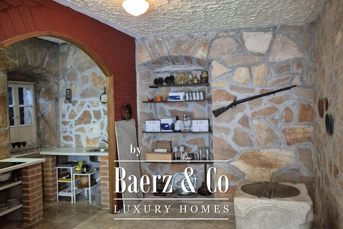 Image No.11-4 Bed Property for sale