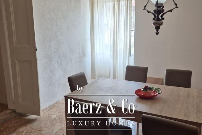 Image No.12-4 Bed Property for sale