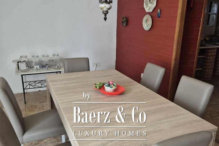 Image No.13-4 Bed Property for sale