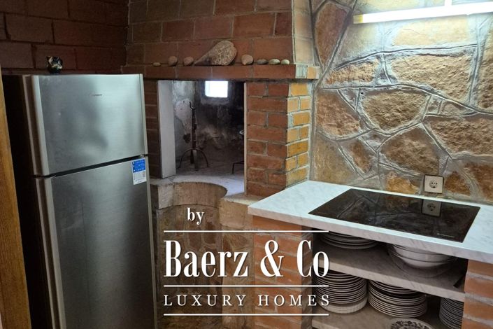 Image No.16-4 Bed Property for sale