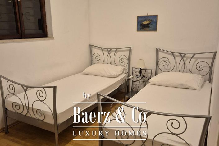 Image No.20-4 Bed Property for sale