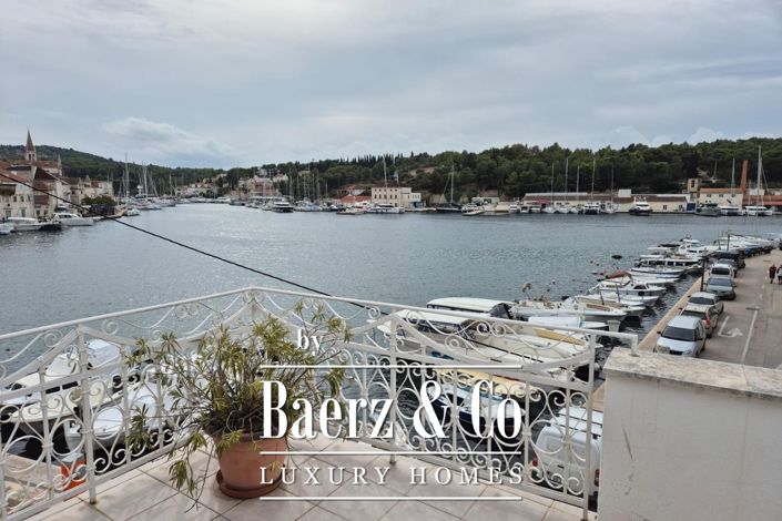 Image No.32-4 Bed Property for sale