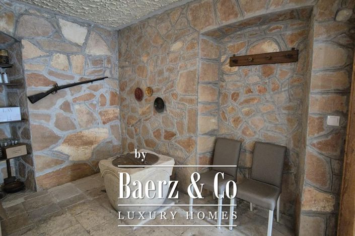 Image No.7-4 Bed Property for sale