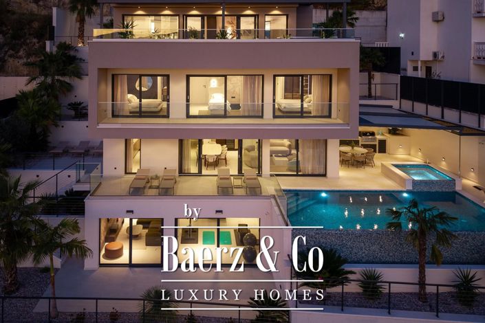 Image No.2-5 Bed Villa for sale