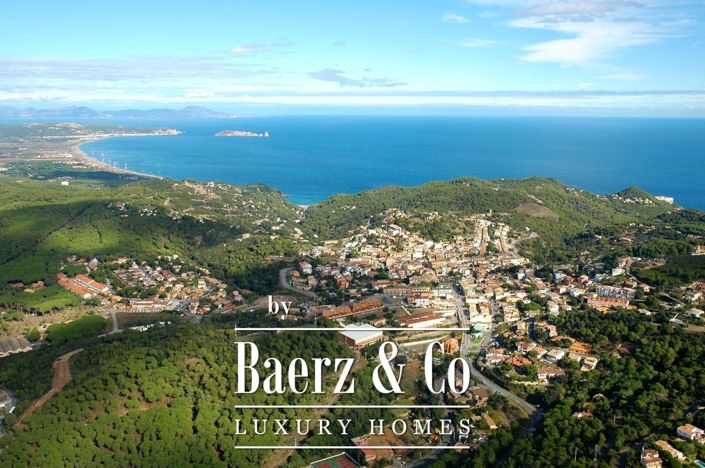 Image No.8-3 Bed Property for sale