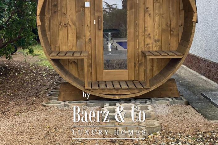 Image No.12-4 Bed Townhouse for sale