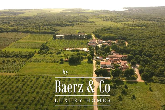 Image No.6-11 Bed House for sale