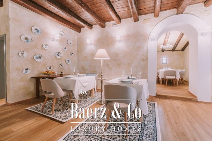 Image No.8-11 Bed House for sale