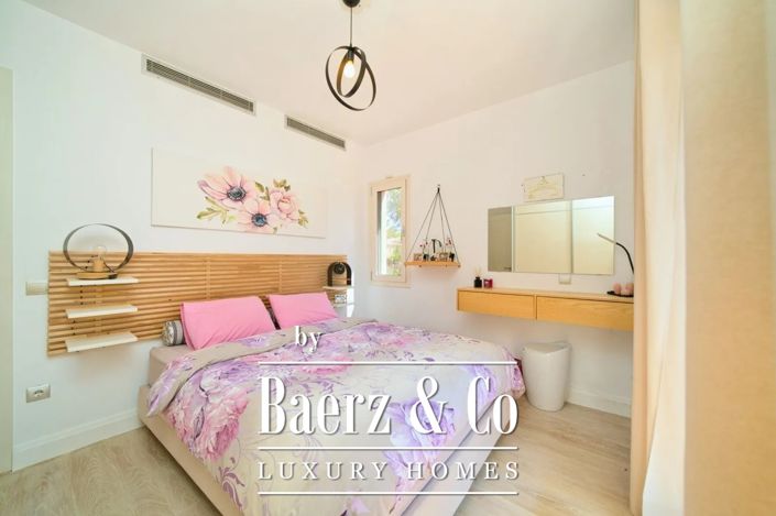 Image No.9-5 Bed Villa for sale