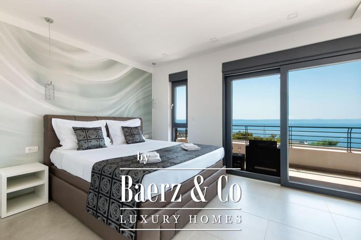 Image No.14-4 Bed Townhouse for sale