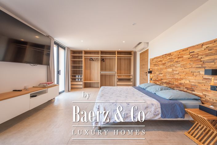 Image No.17-5 Bed Villa for sale