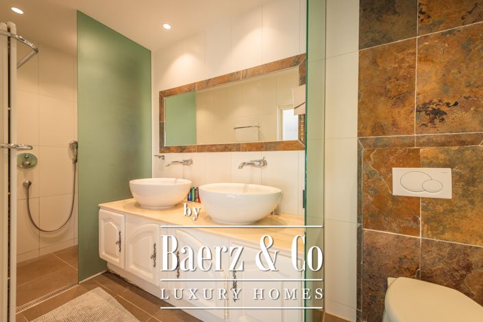 Image No.8-5 Bed Villa for sale