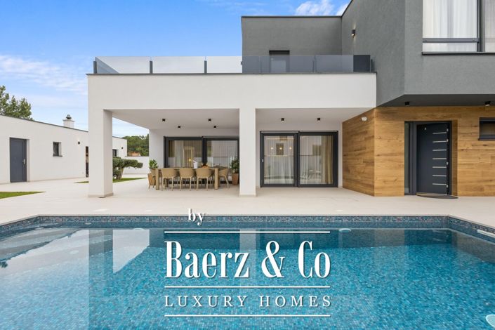 Image No.2-Maison de ville de 4 chambres à vendre à Pula