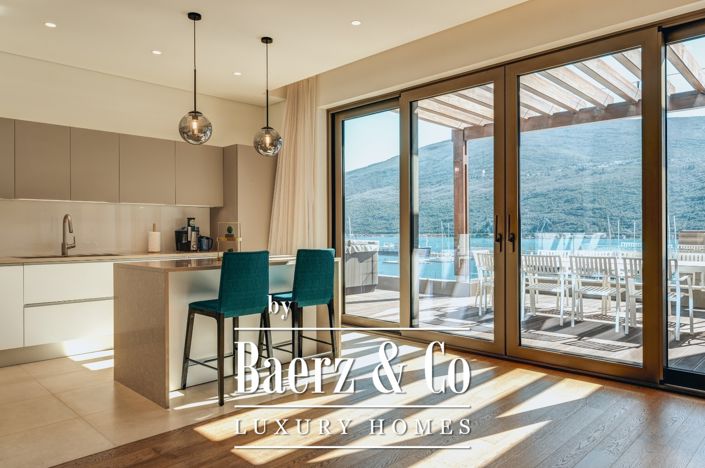 Image No.16-4 Bed Property for sale