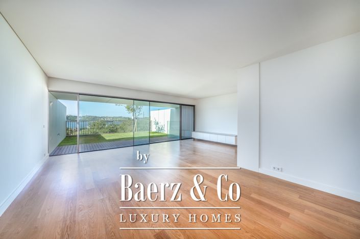 Image No.15-4 Bed House for sale