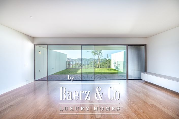 Image No.17-4 Bed House for sale