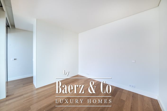 Image No.19-4 Bed House for sale