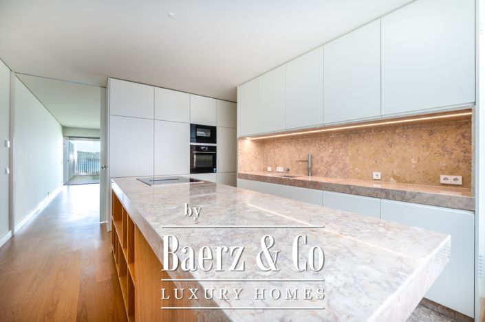 Image No.21-4 Bed House for sale