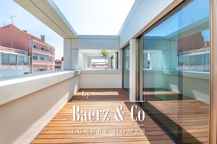 Image No.26-4 Bed House for sale