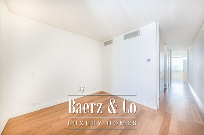 Image No.33-4 Bed House for sale