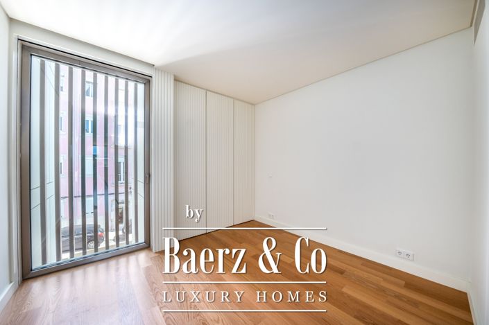 Image No.34-4 Bed House for sale