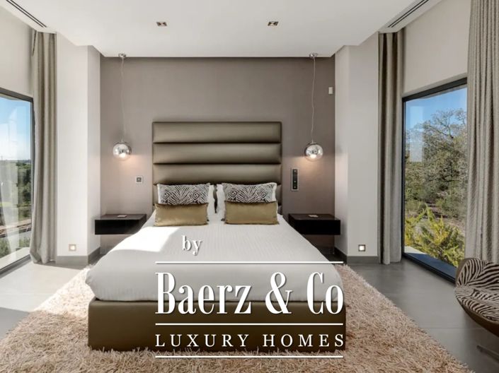 Image No.11-5 Bed House for sale