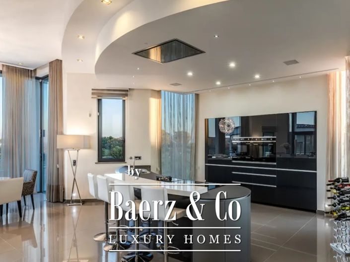 Image No.17-5 Bed House for sale